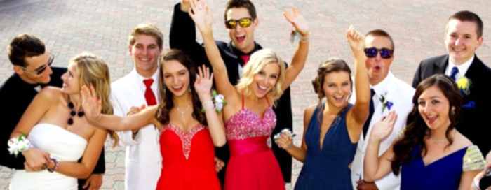 Abschlussball, der besondere Tag, dazu gehört eine edle Limousine